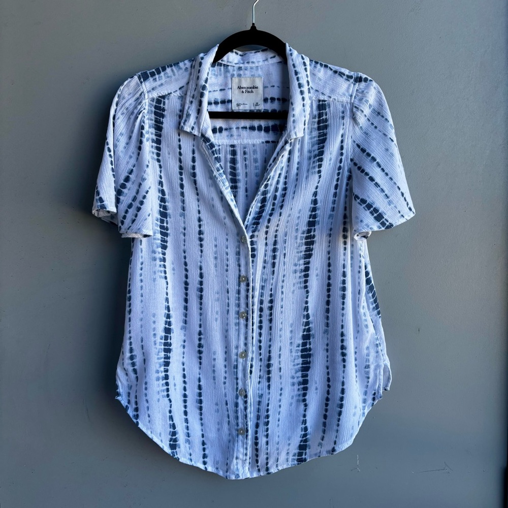 Abercrombie & Fitch short sleeve tie-dye button up shirt